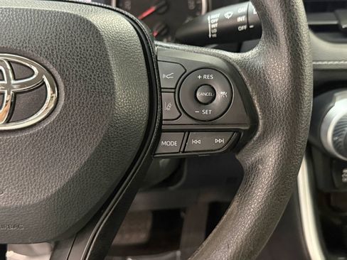 Used 2019 Toyota RAV4 LE w/ Carpet Mat Package AWD/4WD image 28