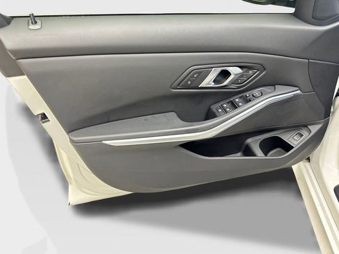 Used 2025 BMW 330i Sedan RWD image 31