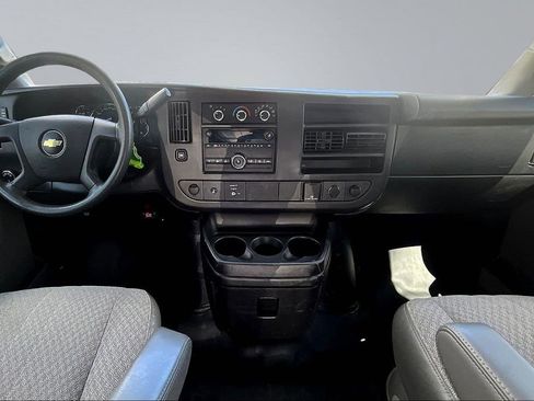 Used 2017 Chevrolet Express 2500 RWD image 8