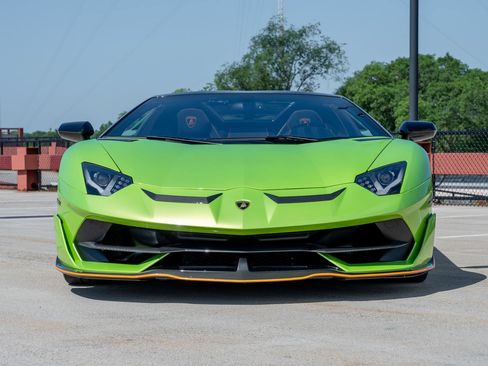 Used 2021 Lamborghini Aventador SVJ AWD/4WD image 3