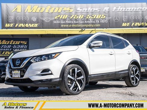 Used 2020 Nissan Rogue Sport SL image 1