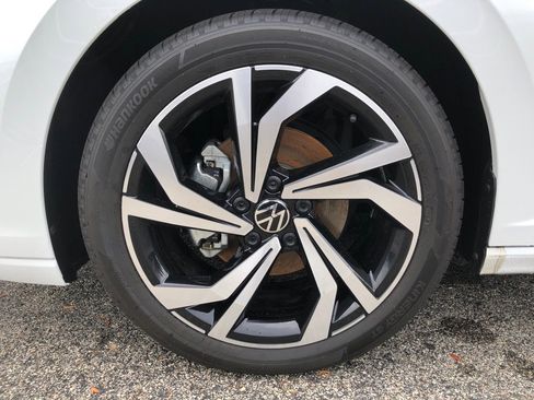 Used 2025 Volkswagen Jetta SEL image 9