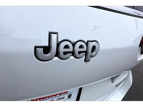 Used 2025 Jeep Grand Cherokee L Laredo w/ Luxury Tech Group I image 9