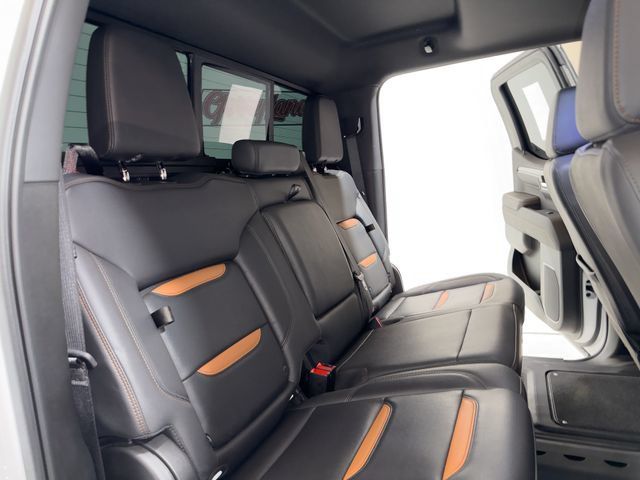 Used 2023 GMC Sierra 1500 AT4 w/ Technology Package AWD/4WD image 19