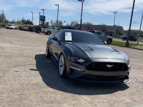Used 2019 Ford Mustang GT Premium image 3