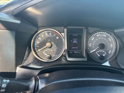 Used 2020 Toyota Tacoma TRD Off-Road w/ Technology Package image 8