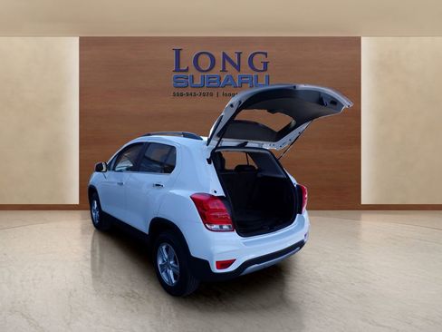 Used 2019 Chevrolet Trax LT w/ LT Convenience Package image 12