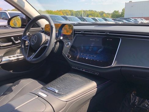 New 2025 Mercedes-Benz E 350 4MATIC Sedan image 18