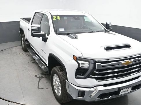 Used 2024 Chevrolet Silverado 2500 LTZ AWD/4WD image 22