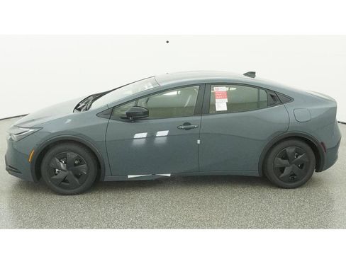 New 2026 Toyota Prius Plug-In Hybrid image 3