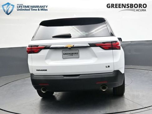 Used 2022 Chevrolet Traverse LS FWD image 5
