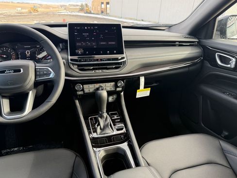 New 2026 Jeep Compass Limited image 18