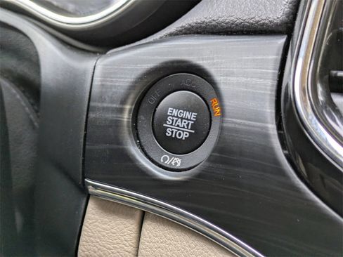 Used 2021 Jeep Grand Cherokee Limited w/ Luxury Group II image 42