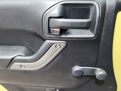 Used 2013 Jeep Wrangler Unlimited Sport image 16