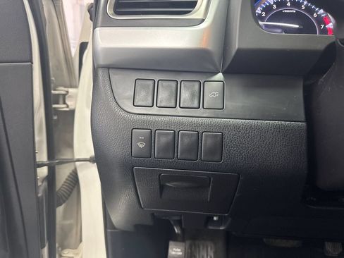 Used 2015 Toyota Highlander Plus AWD/4WD image 11