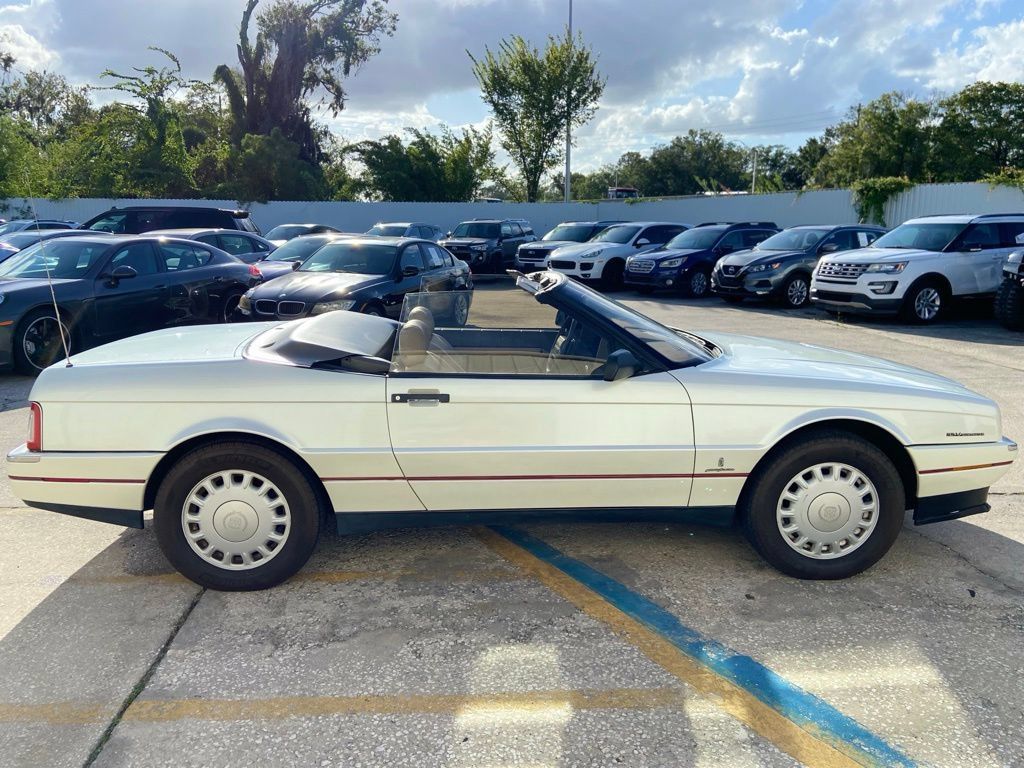 Used 1993 Cadillac Allante FWD image 18