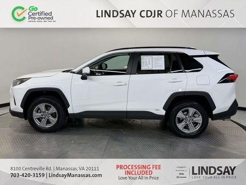 Used 2022 Toyota RAV4 LE AWD/4WD image 5
