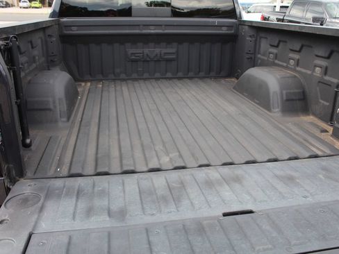 Used 2023 GMC Sierra 1500 SLT w/ SLT Premium Plus Package AWD/4WD image 14