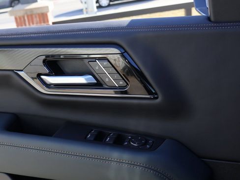 New 2026 GMC Yukon XL AT4 w/ AT4 Premium Plus Package AWD/4WD image 43