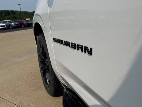 Used 2022 Chevrolet Suburban LS AWD/4WD image 13