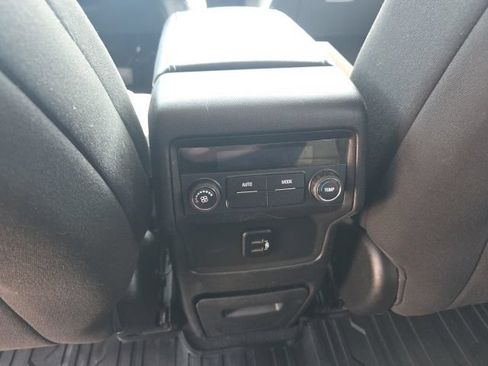 Used 2018 GMC Acadia SLE AWD/4WD image 36