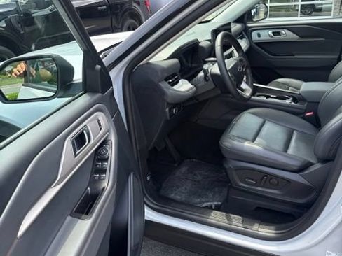 Used 2026 Ford Explorer Active w/ Active Comfort Package AWD/4WD image 14