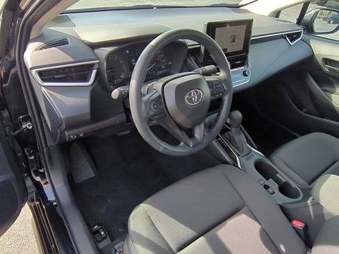 Certified 2025 Toyota Corolla LE image 9