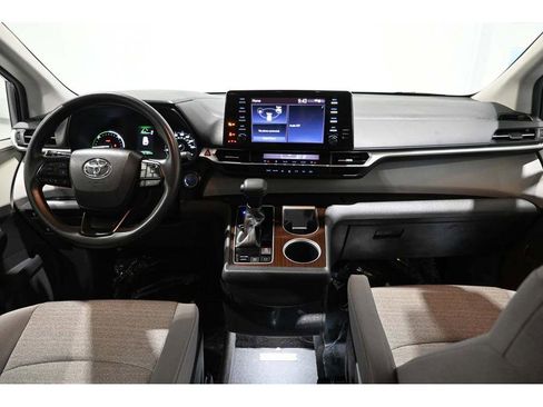 Used 2023 Toyota Sienna LE FWD image 24