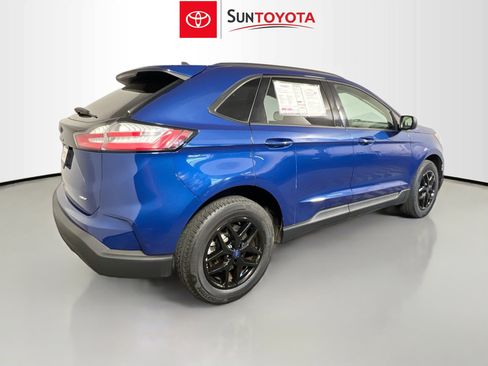 Used 2022 Ford Edge SE image 4