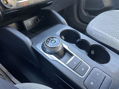 Used 2022 Ford Escape SE w/ SE Sport Appearance Package image 19