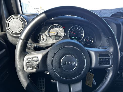 Used 2017 Jeep Wrangler Unlimited Sport image 16