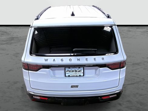 Used 2024 Jeep Wagoneer 4WD image 3