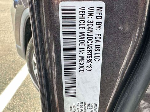 Used 2024 Jeep Compass Limited w/ Sun and Sound Group AWD/4WD image 18