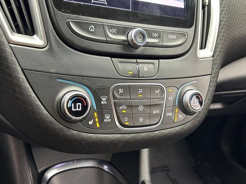 Used 2025 Chevrolet Malibu LT FWD image 34
