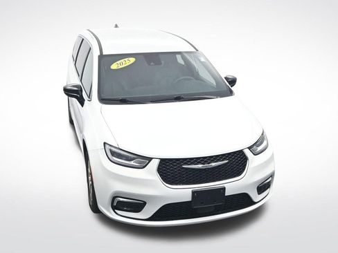 Used 2025 Chrysler Pacifica Select FWD image 25