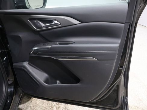 Used 2024 Chevrolet Traverse LT image 25