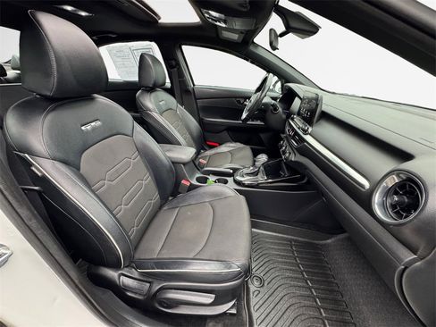 Used 2020 Kia Forte GT-Line w/ GT-Line Premium Package image 30