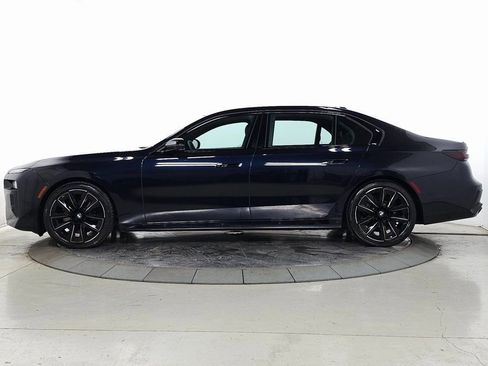 Used 2023 BMW 760i xDrive image 4