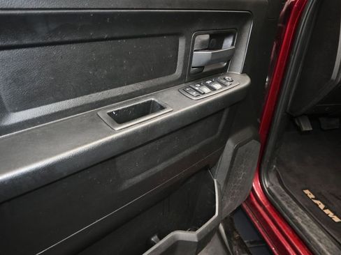 Used 2019 RAM 1500 Express AWD/4WD image 11