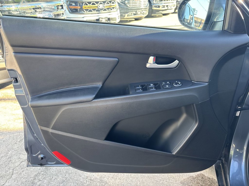 Used 2016 Kia Sportage LX AWD/4WD image 25