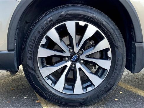 Used 2017 Subaru Outback 2.5i Limited image 9