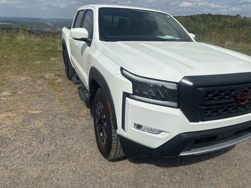 Used 2022 Nissan Frontier Pro-X RWD image 3