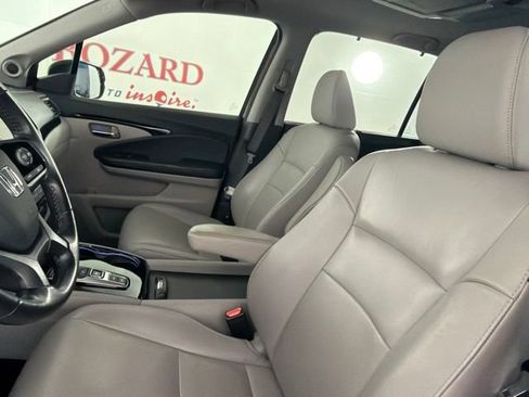 Used 2020 Honda Pilot Touring image 11