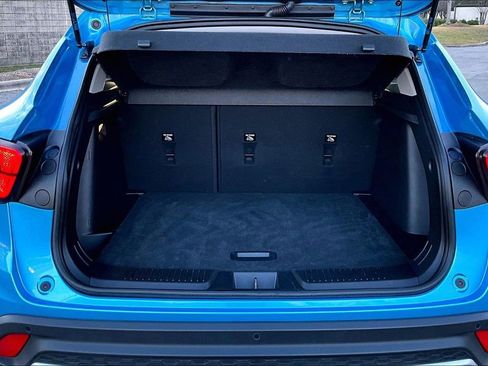 Certified 2025 Chevrolet Trax LT w/ Driver Confidence Package image 24