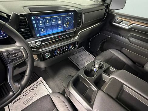 Used 2024 Chevrolet Silverado 1500 LT RWD image 19