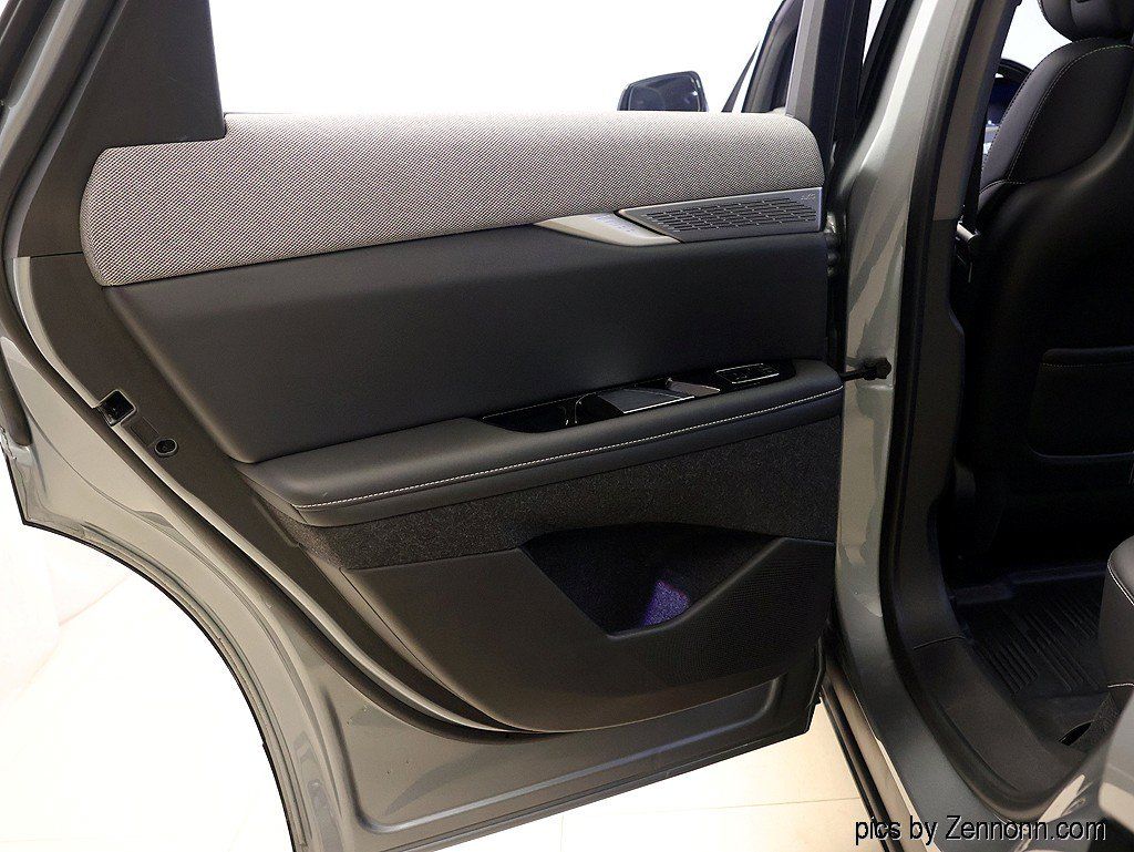 Used 2025 Cadillac Optiq Luxury 2 w/ LPO, Floor Liner Package AWD/4WD image 30