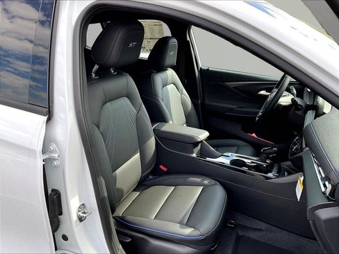 New 2026 Buick Envista Sport Touring w/ Convenience I Package FWD image 10