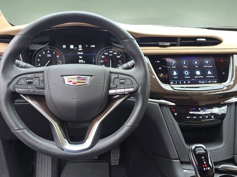 Certified 2024 Cadillac XT6 Premium Luxury w/ Platinum Package image 33