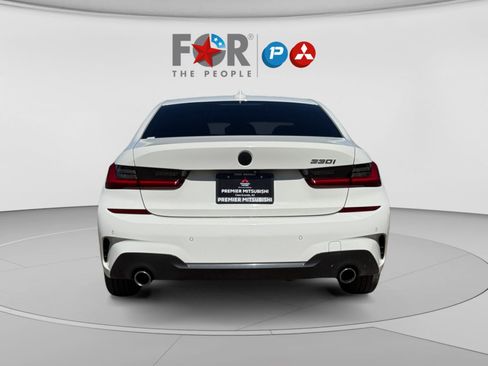 Used 2019 BMW 330i Sedan w/ M Sport Package RWD image 4