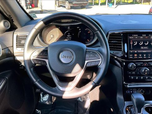 Used 2021 Jeep Grand Cherokee Laredo X image 5